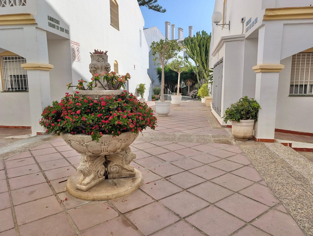 Ruim duplexappartement in Calahonda met 3 slaapkamers in Calahonda - foto 2