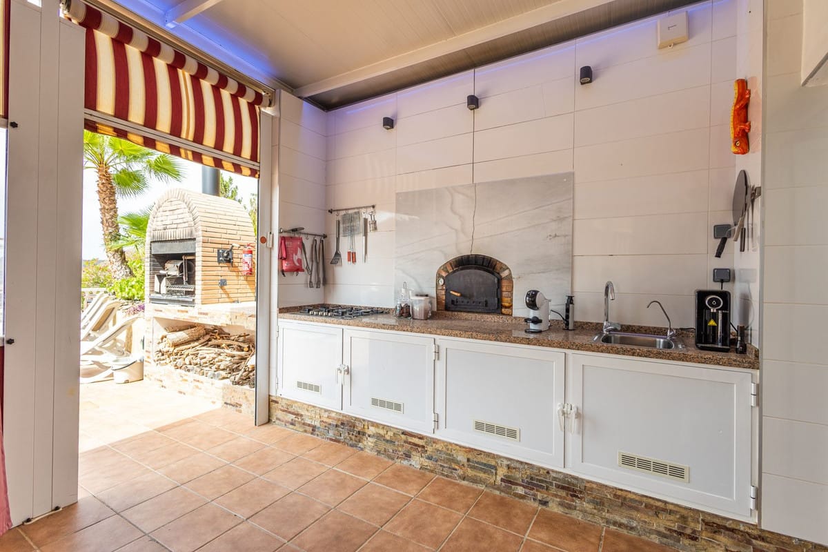 6-slaapkamer villa in Sayalonga met zeezicht en apart gastenverblijf in Sayalonga - foto 12