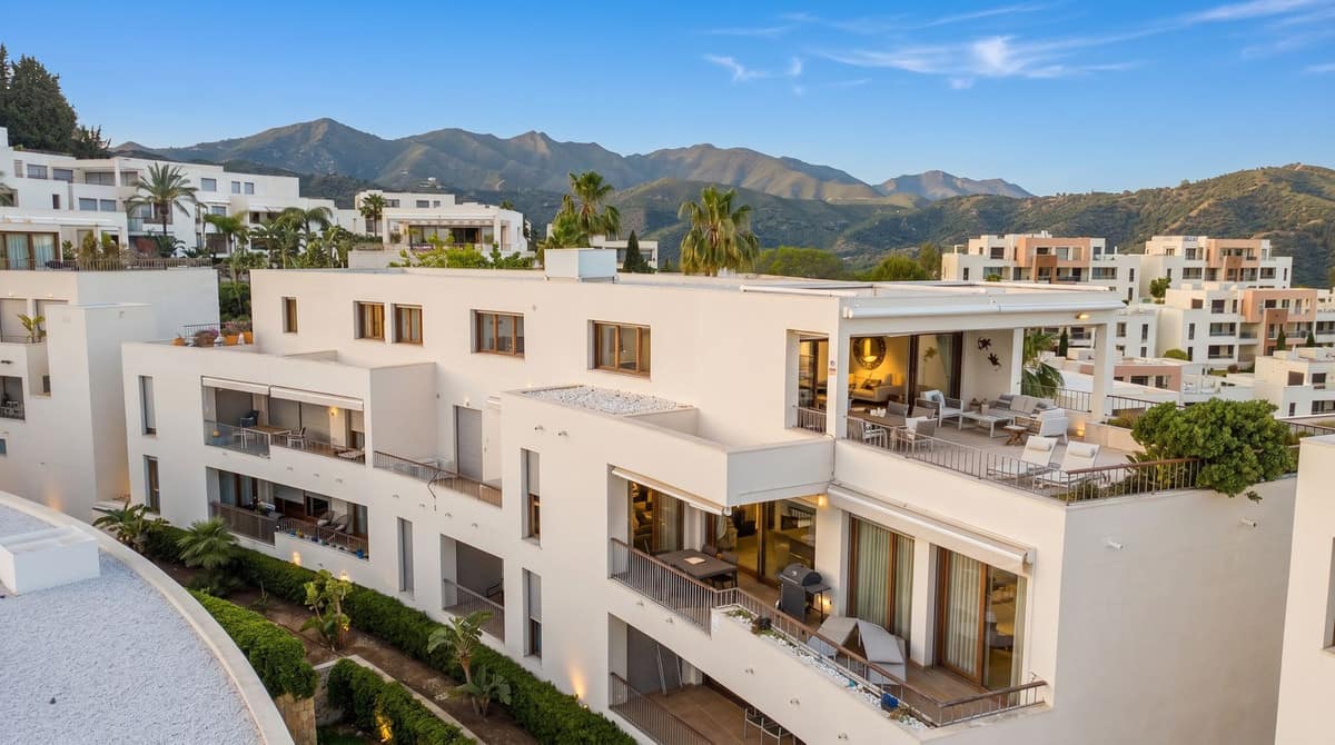 Penthouse met panoramisch zeezicht in Altos de los Monteros, Marbella in Altos de los Monteros - foto 2