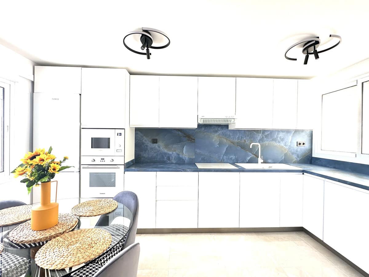 Nieuw gerenoveerd 2-slaapkamer appartement met zeezicht in La Cala de Mijas – 500 m van strand in La Cala de Mijas - foto 13