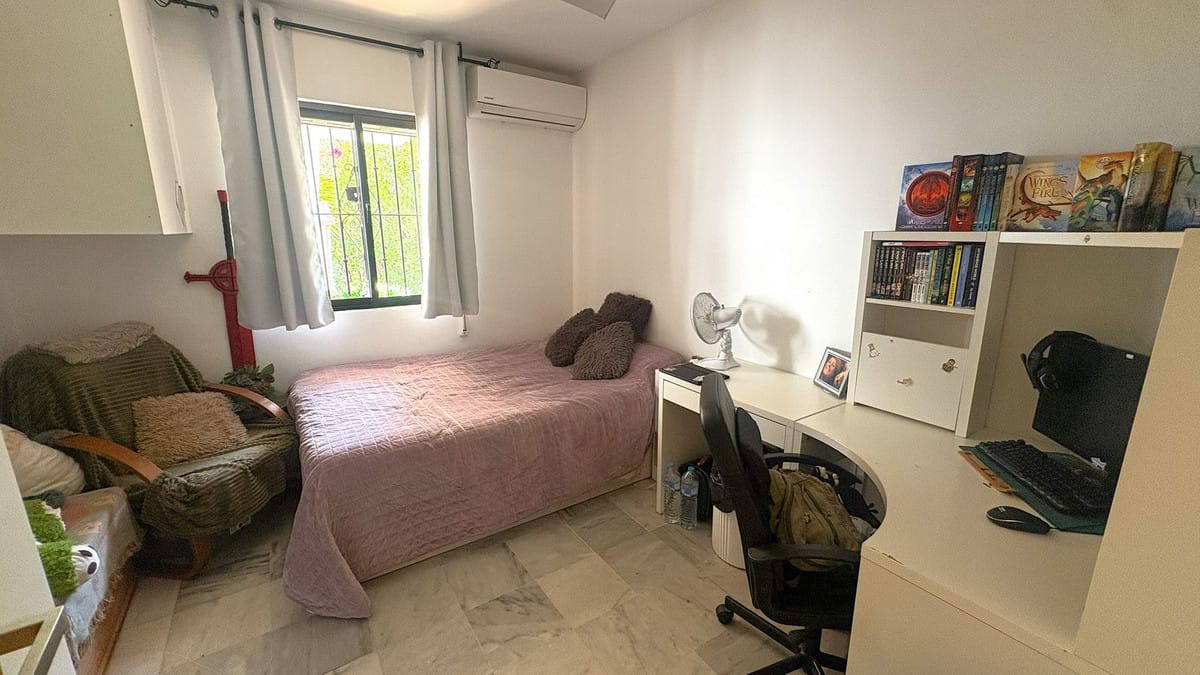 Drie-slaapkamer appartement in Estepona met zeezicht in Estepona - foto 20