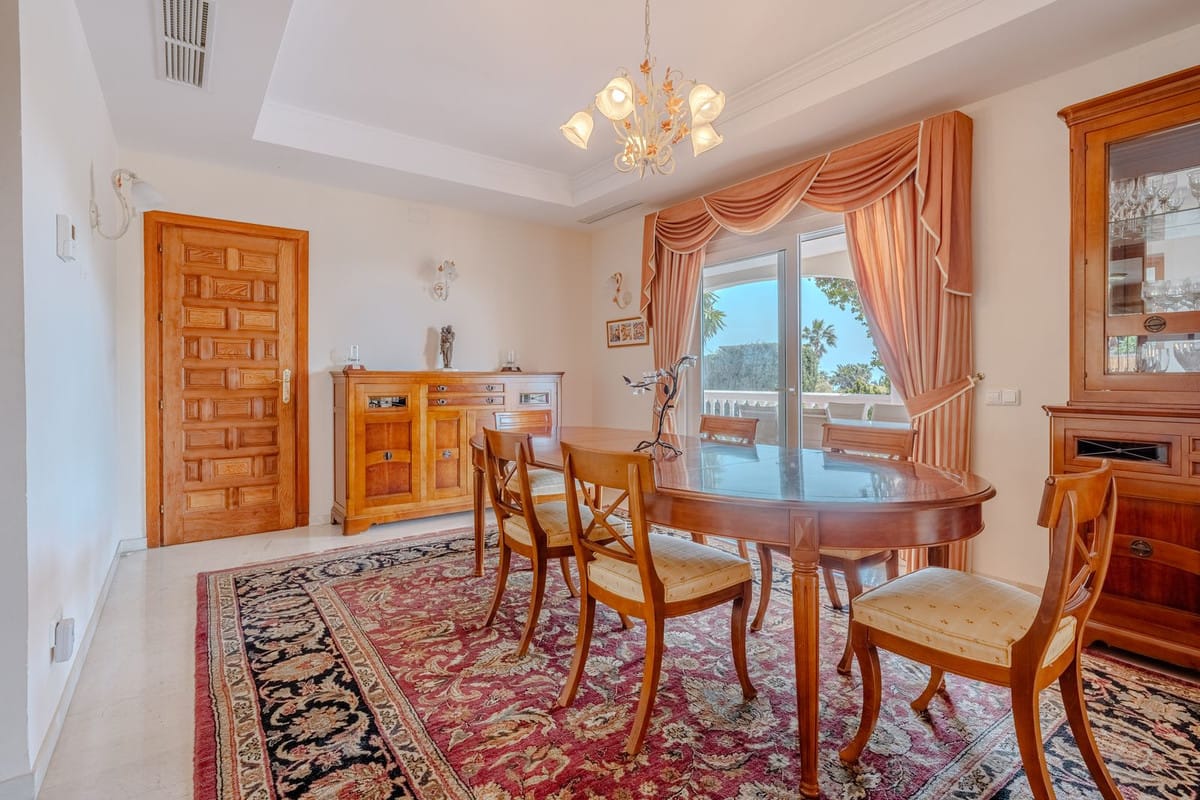 5-slaapkamer villa in El Paraíso Medio, Málaga in El Paraiso - foto 8
