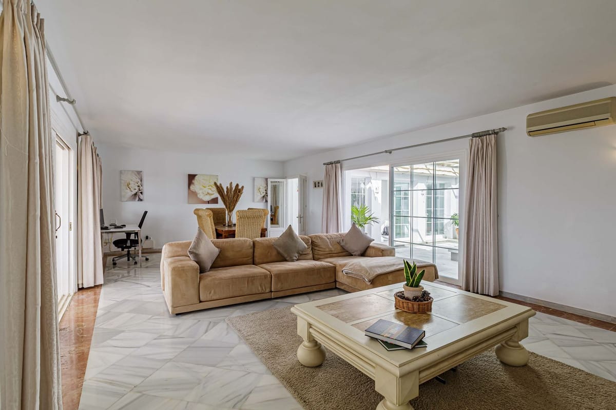 5-slaapkamer villa in El Paraíso Alto in El Paraiso - foto 6