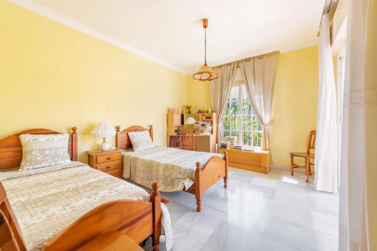 Villa met 8 slaapkamers in Marbella in Marbella - foto 14