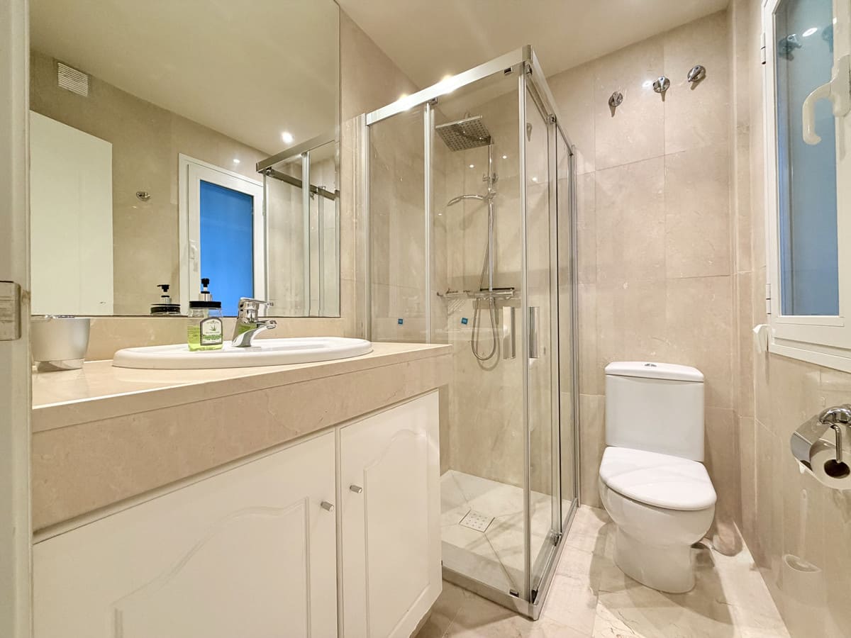 Appartement met 2 slaapkamers aan het strand in Estepona in Estepona - foto 14