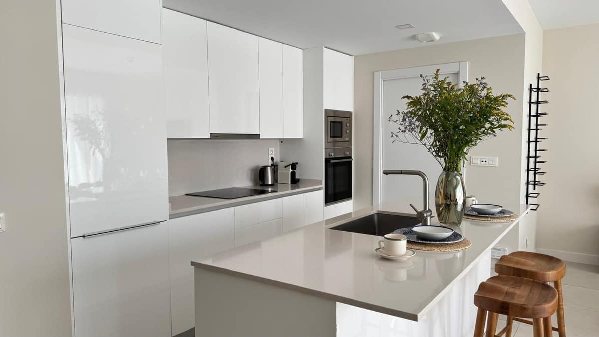 Drie-slaapkamer-appartement met zeezicht in Las Mesas Homes, Estepona in Estepona - foto 7