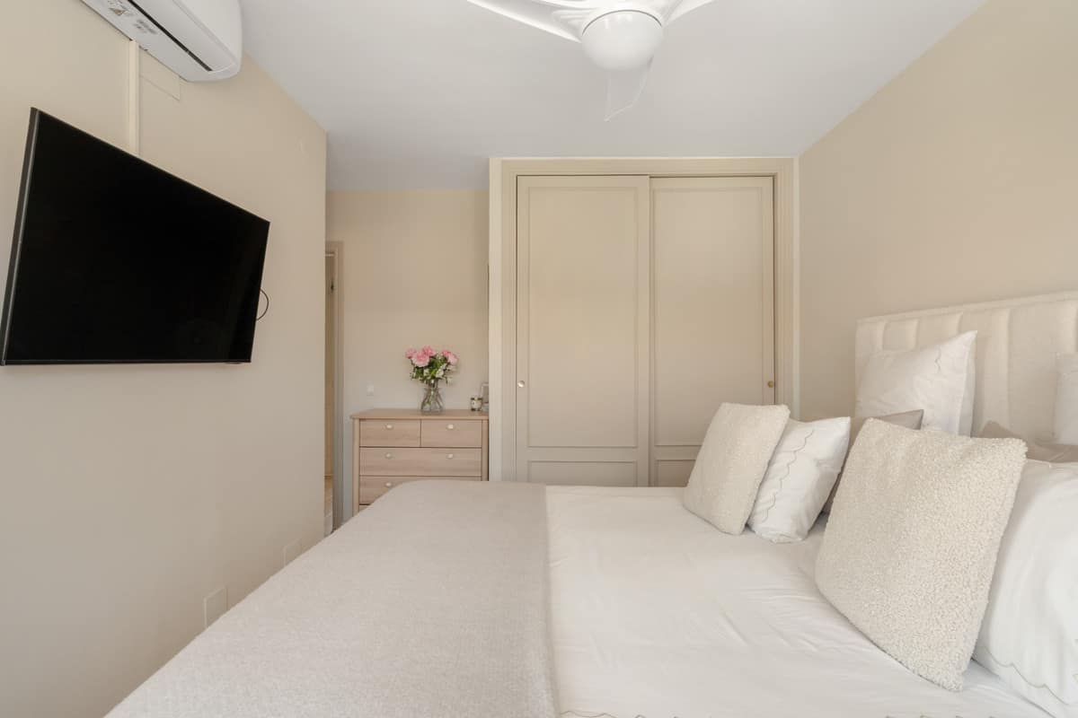 Drie slaapkamers stadswoning met privé-tuin in Nueva Atalaya, Estepona in Estepona - foto 9