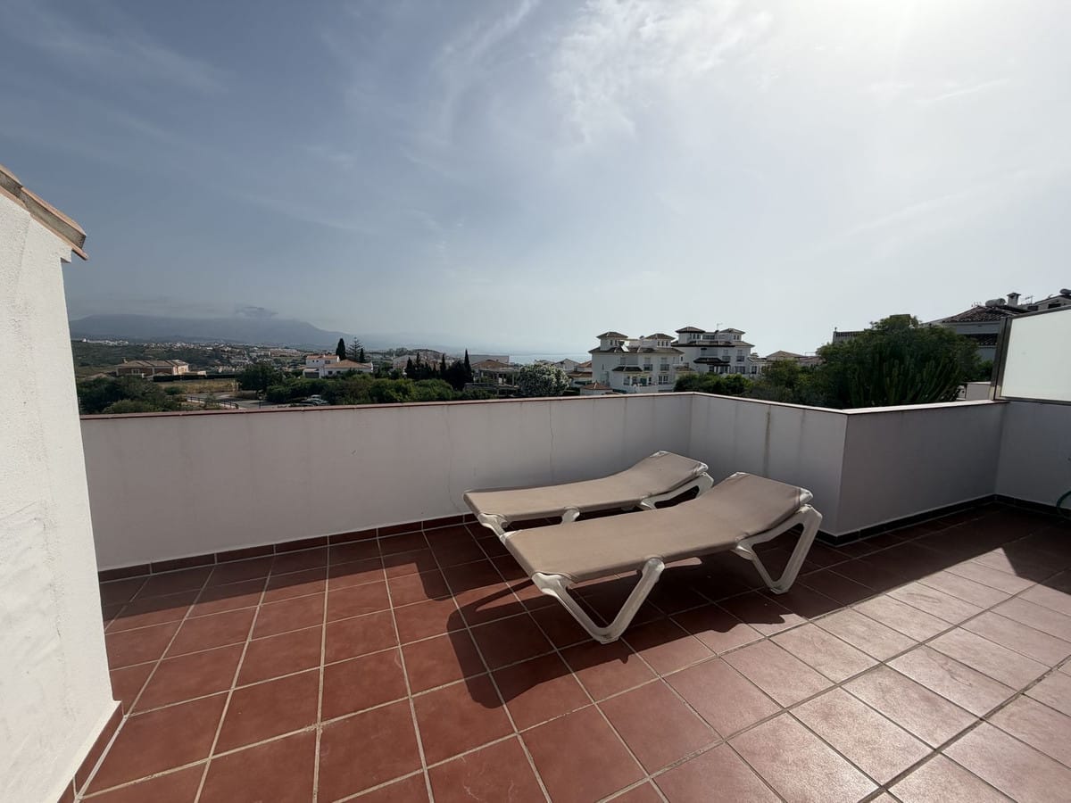 3-slaapkamer villa met panoramisch zeezicht in Princesa Kristina, La Duquesa in La Duquesa - foto 19