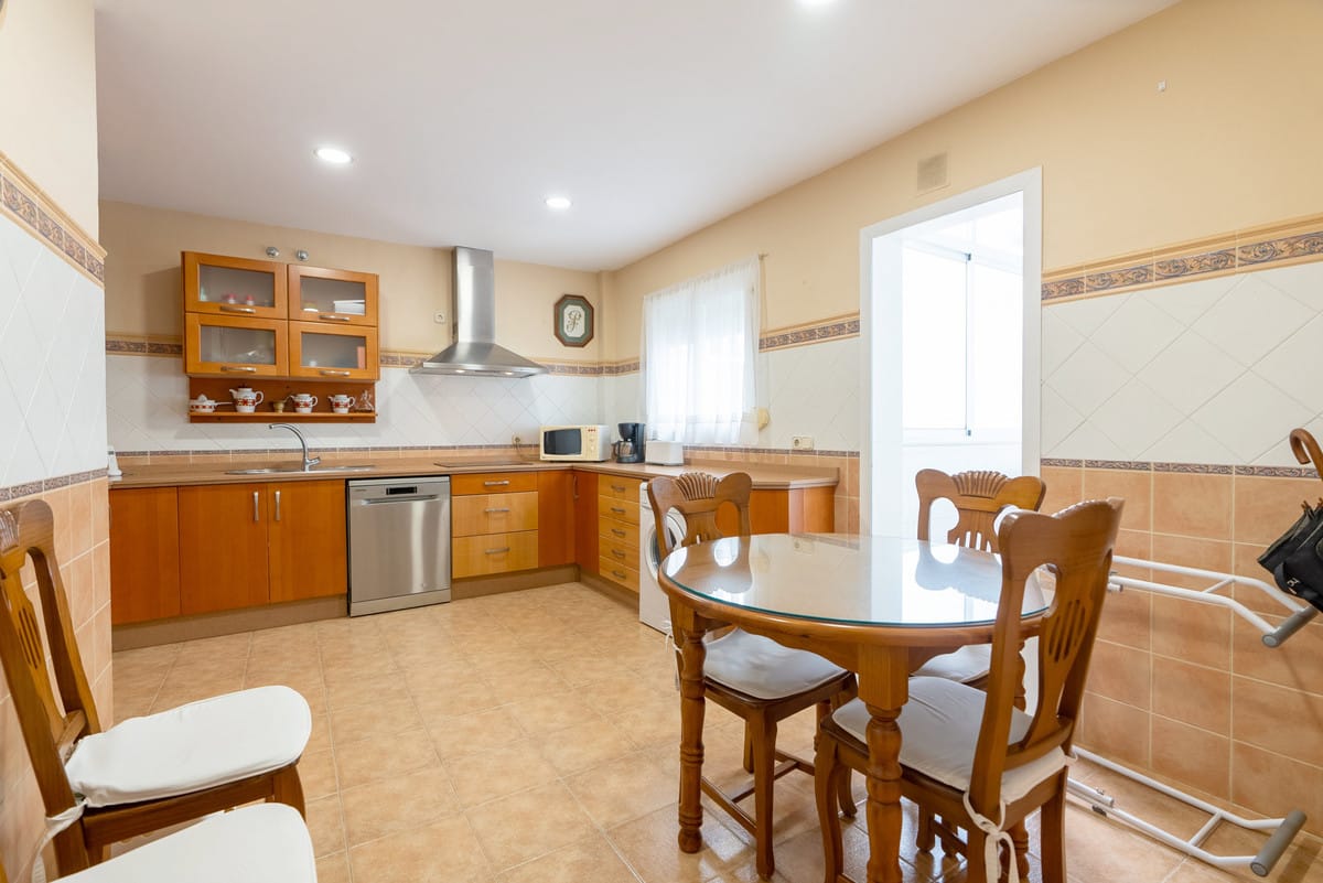 Drie-slaapkamer appartement in Estepona in Estepona - foto 8