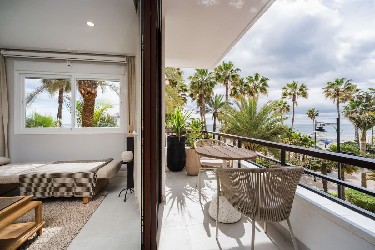 Exclusief 3-slaapkamer appartement aan de promenade van Estepona in Estepona - foto 2
