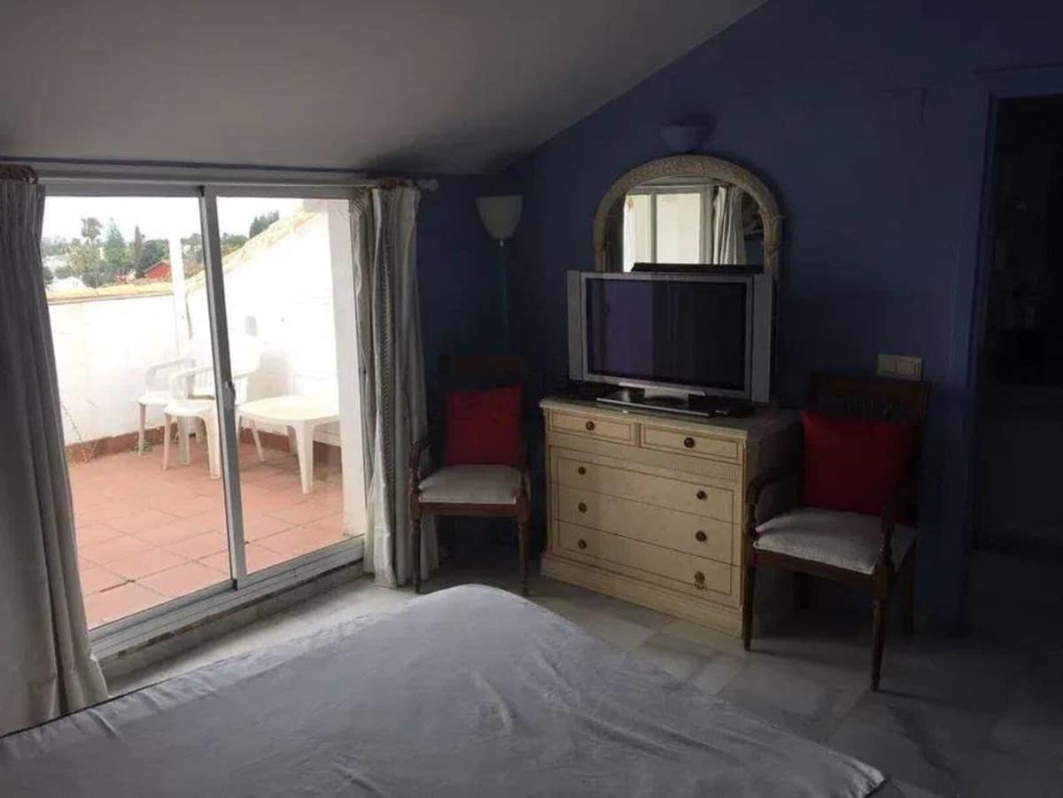 Drie-slaapkamer duplex penthouse in Nueva Andalucía in Nueva Andalucía - foto 8