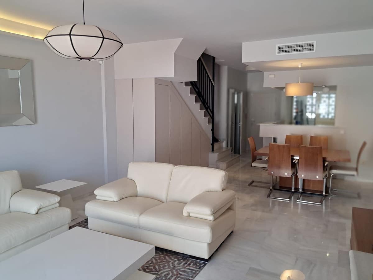 Exclusieve semi-vrijstaande villa aan het strand in Estepona in Estepona - foto 13