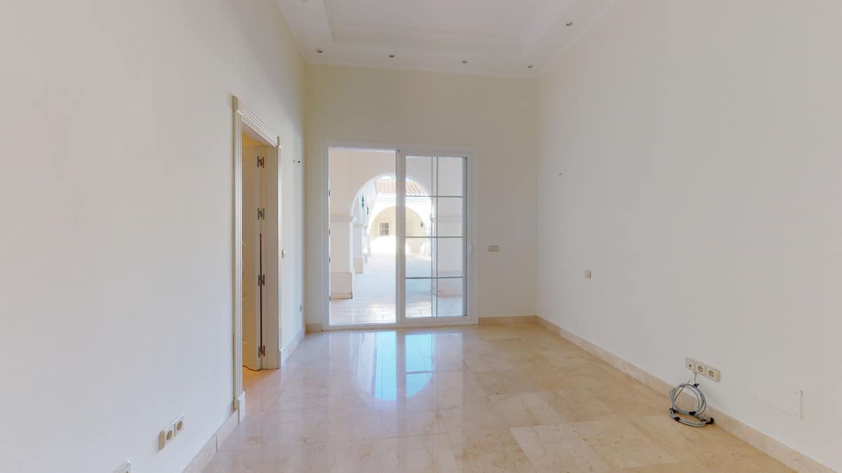 7-slaapkamer villa aan de golfbaan in Los Arqueros in Los Arqueros - foto 19