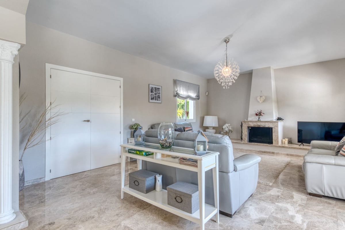 Vrijstaande villa met 4 slaapkamers in Calahonda in Calahonda - foto 13