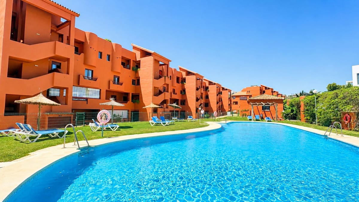 Drie-slaapkamer appartement in La Duquesa in La Duquesa - foto 19