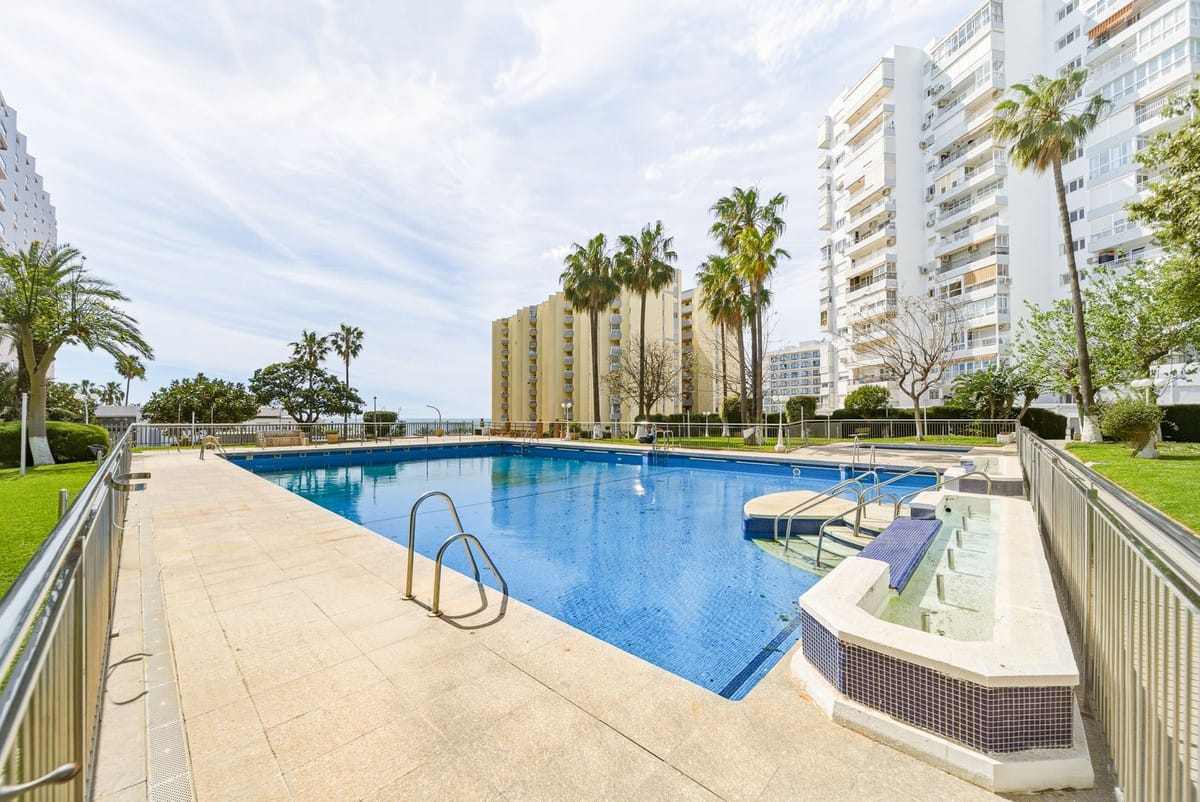 3-slaapkamer appartement aan de 2e lijn strand met zeezicht en twee privéterrassen – Benalmádena Costa in Benalmadena Costa - foto 2