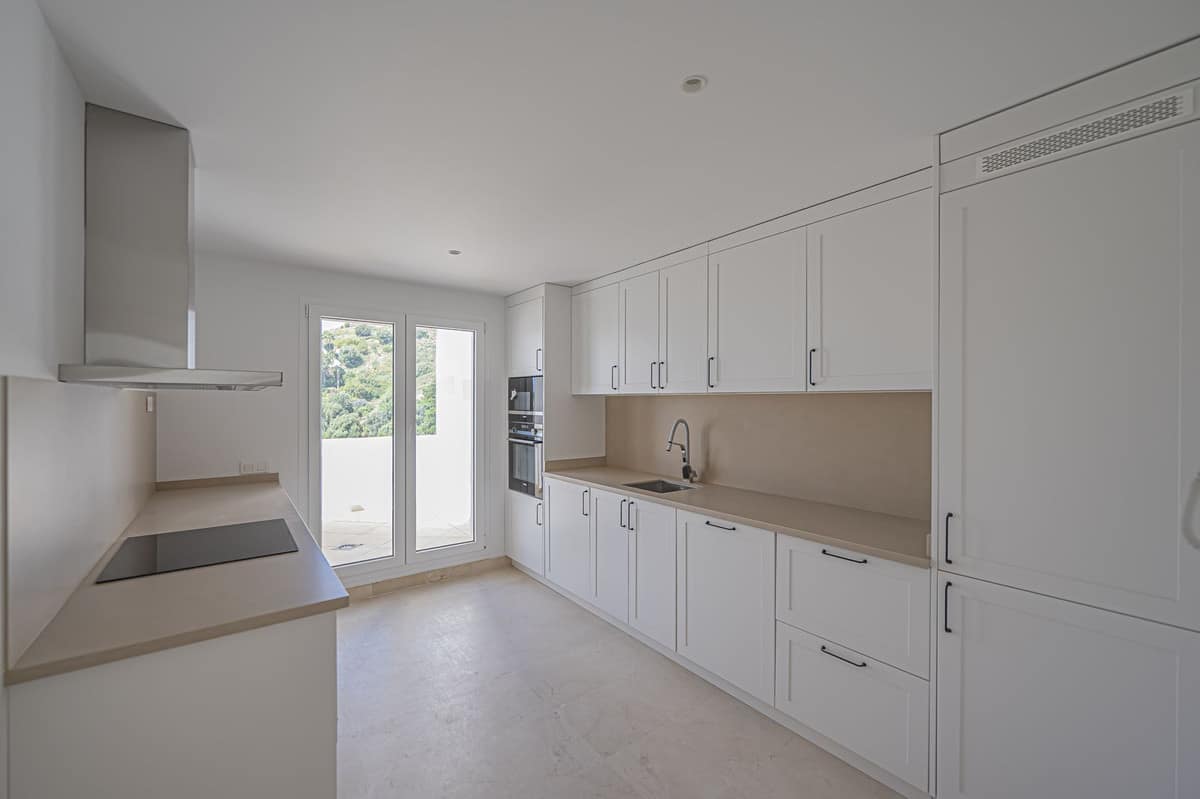 Penthouse met 2 slaapkamers in Nueva Andalucía in Nueva Andalucía - foto 9