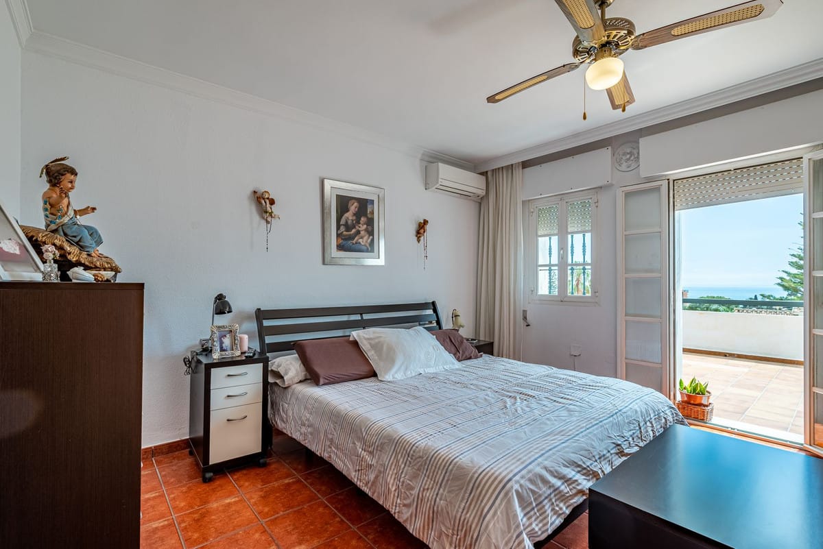 4-slaapkamer villa te koop in Benalmádena Costa met zwembad en privé tuin in Benalmadena - foto 14