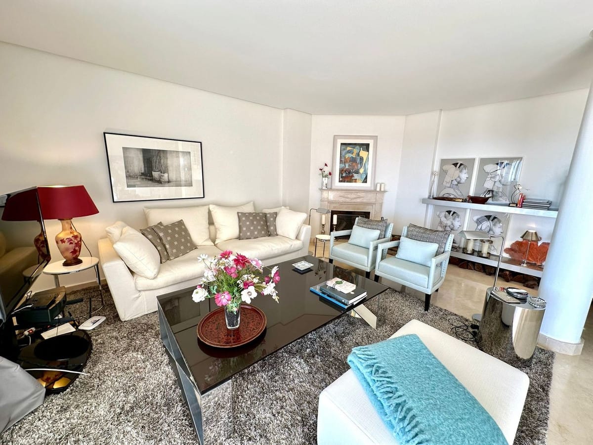 Penthouse met 2 slaapkamers in Nueva Andalucía in Nueva Andalucía - foto 2