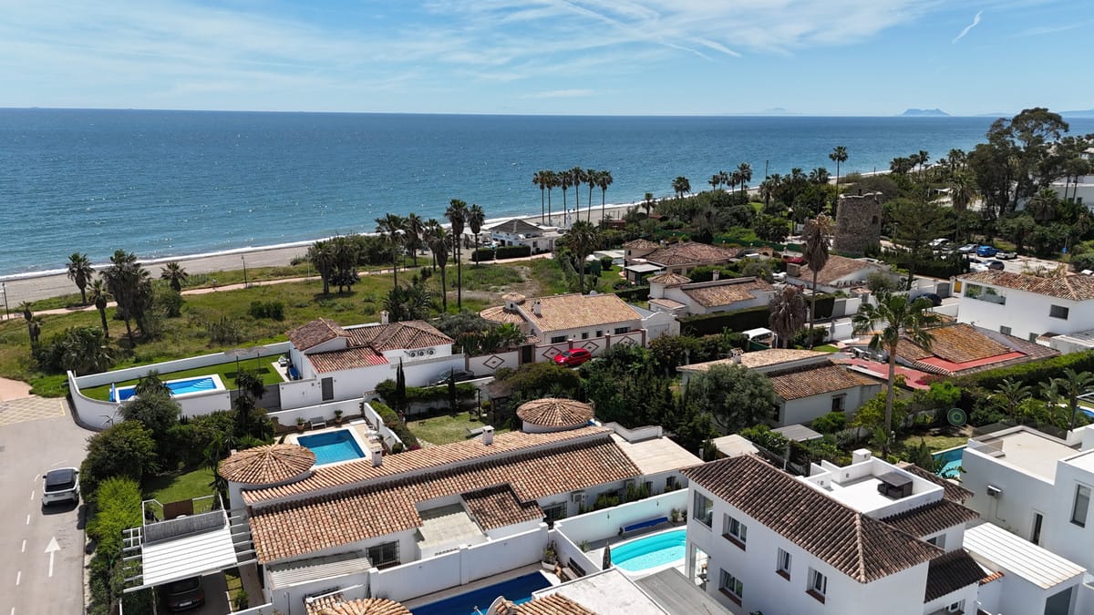 Moderne 3-slaapkamer villa in Estepona op loopafstand van het strand in Estepona - foto 10