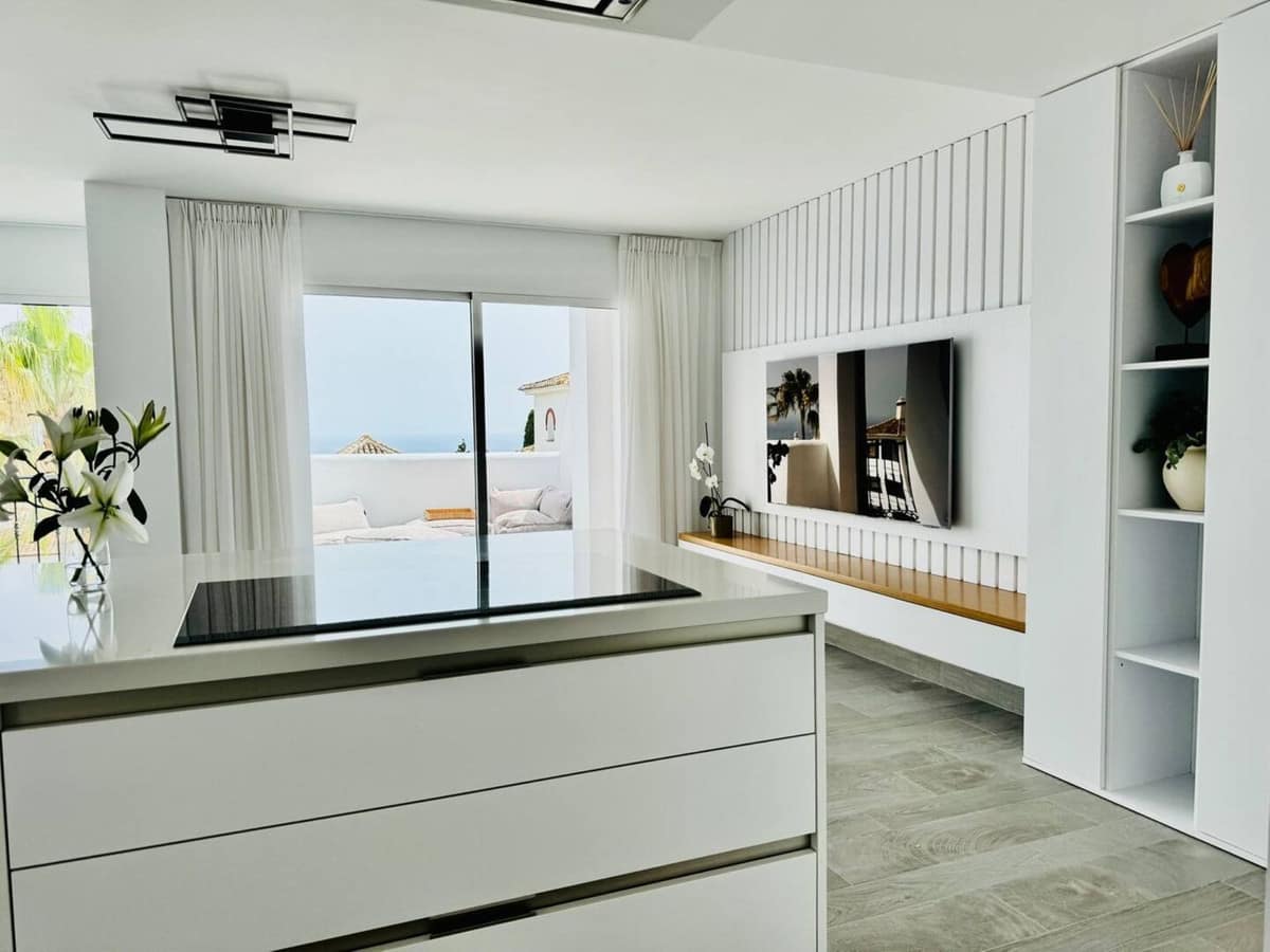 Luxe penthouse met panoramisch zee- en bergzicht – Marbella Oost in Marbella - foto 8