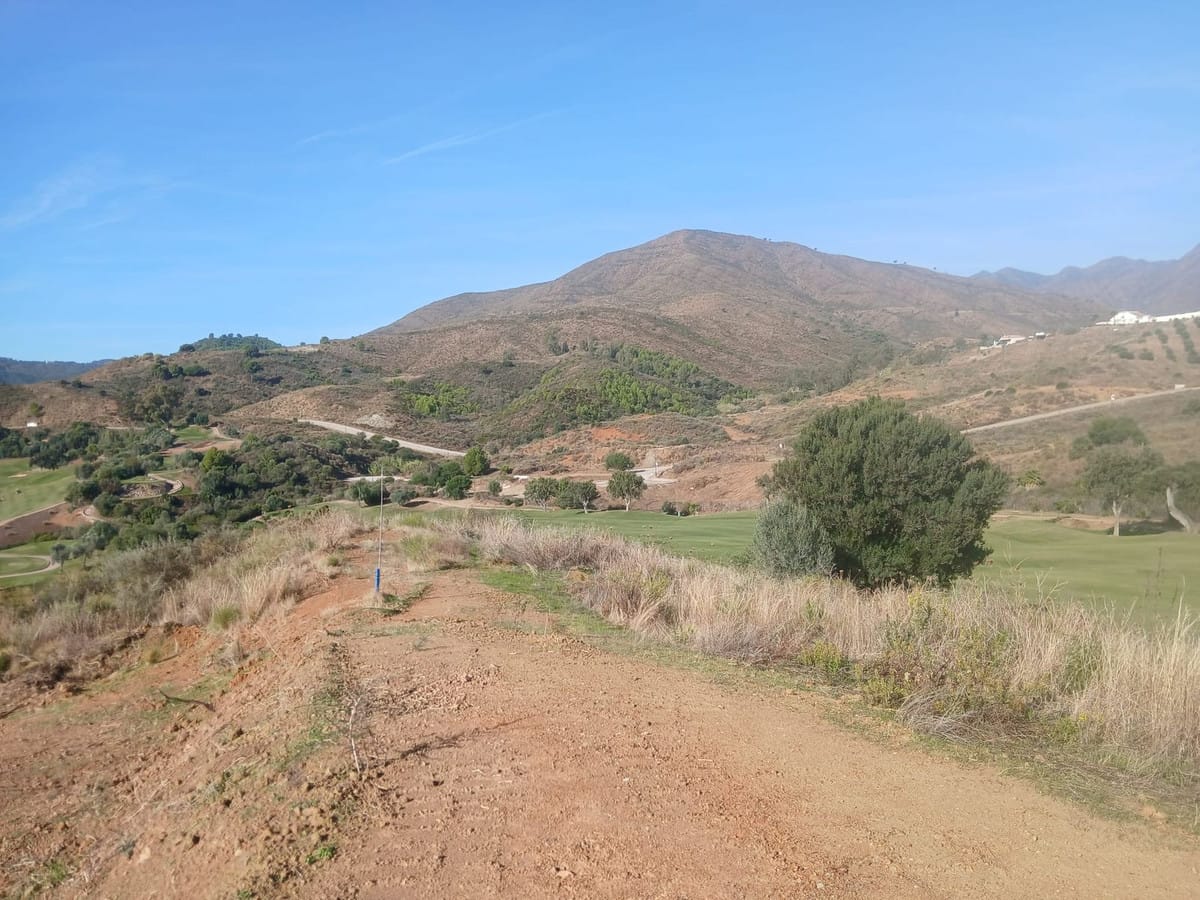 Kavel in La Cala Golf – 1.405 m² Zuidgericht met panoramisch uitzicht in La Cala Golf - foto 2