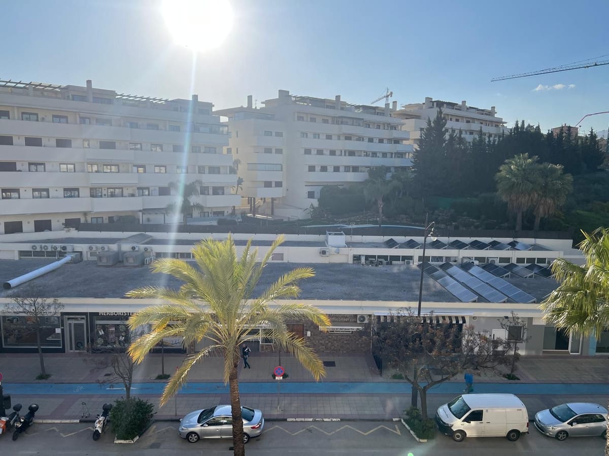 Ruim 2-slaapkamer appartement met terras, garage en berging in Huerta Nueva, Estepona in Estepona - foto 20