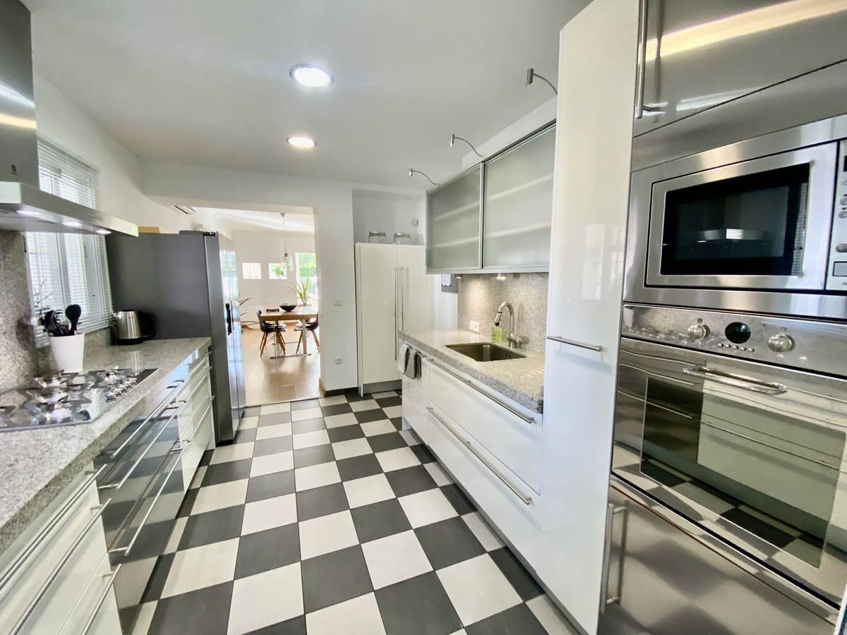 4-slaapkamer villa in Guadalmina Baja, Casasola-ontwikkeling in Guadalmina Baja - foto 9