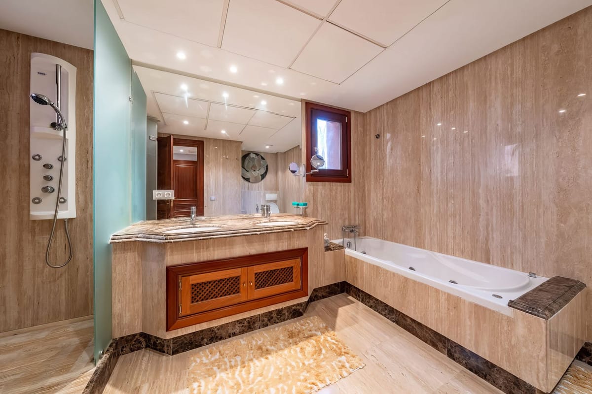 3-slaapkamer appartement aan het strand met overdraagbare toeristenvergunning | New Golden Mile, Estepona in New Golden Mile - foto 16