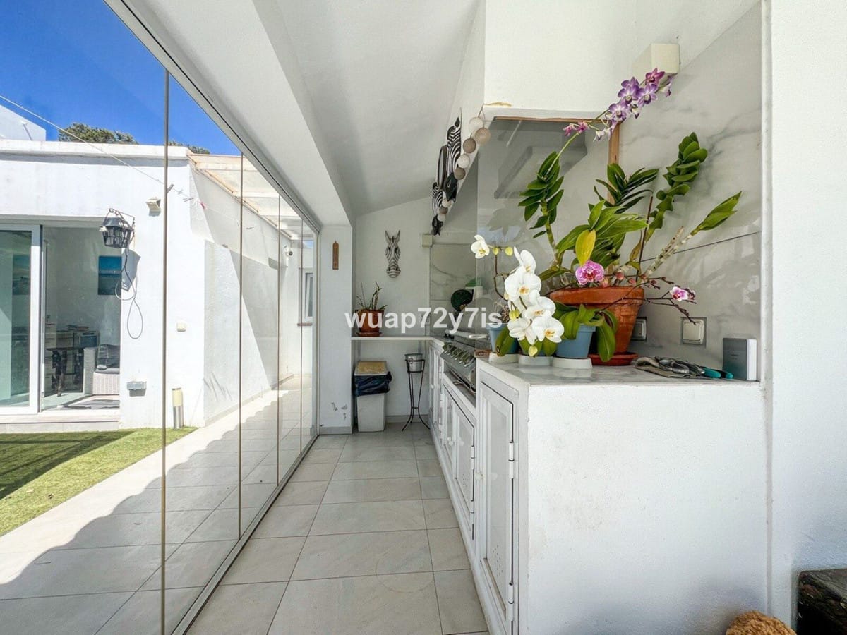 3-slaapkamer villa met zeezicht in Costalita, Estepona in Costalita - foto 16