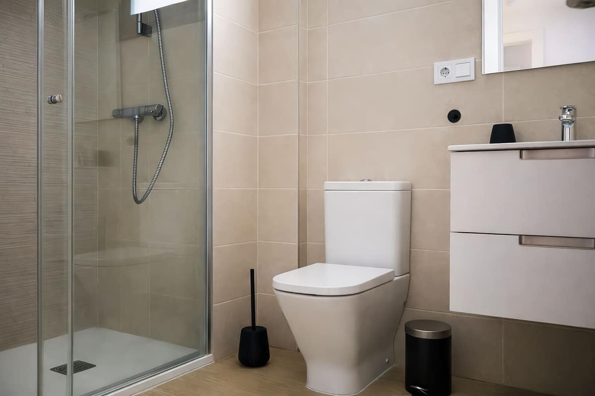 Begane grond appartement met panoramisch zeezicht in Estepona in Estepona - foto 12