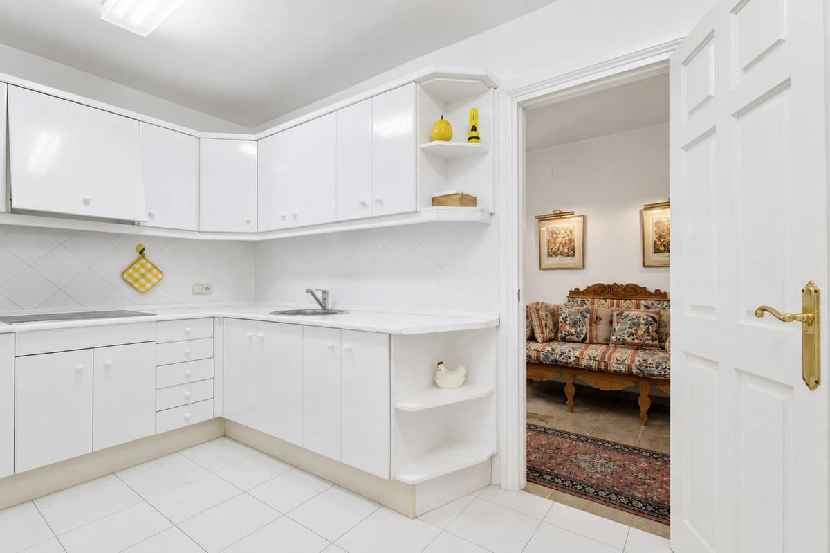 Drie-slaapkamer penthouse in Marbella met zee- en bergzicht in Marbella - foto 8