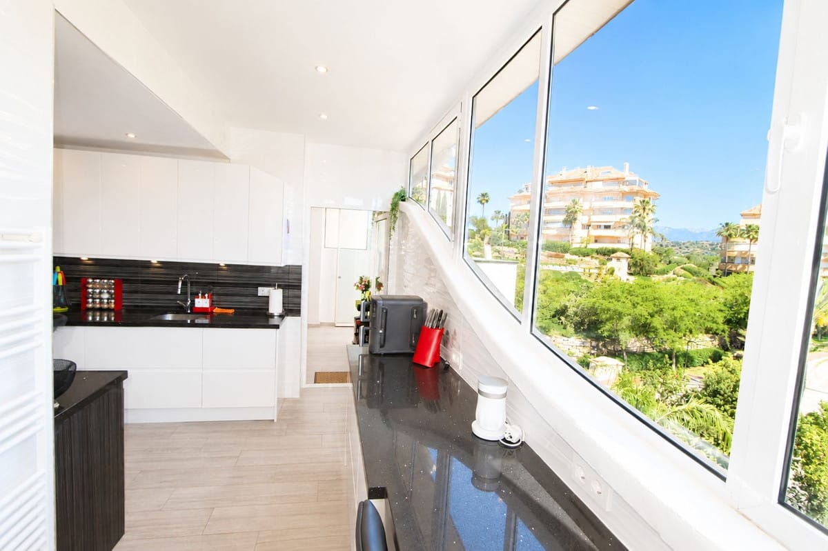 Luxueus hoekpenthouse duplex met panoramisch zeezicht in Elviria Hills, Marbella Oost in Elviria - foto 15