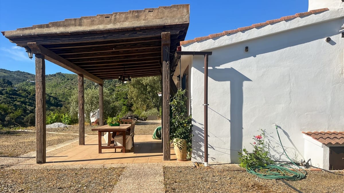 Finca met 4 slaapkamers nabij Comares in Comares - foto 9
