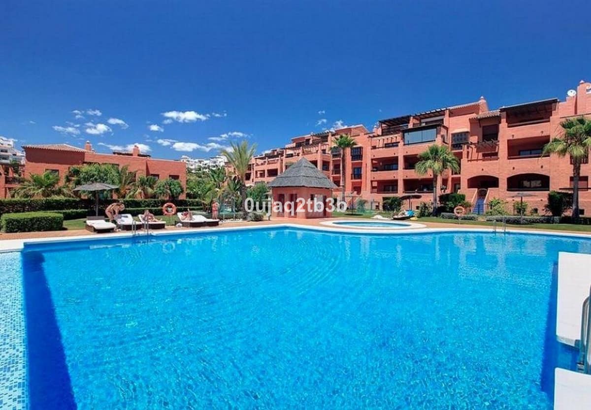 2 bedroom Apartment in Benahavís in Benahavís - foto 5