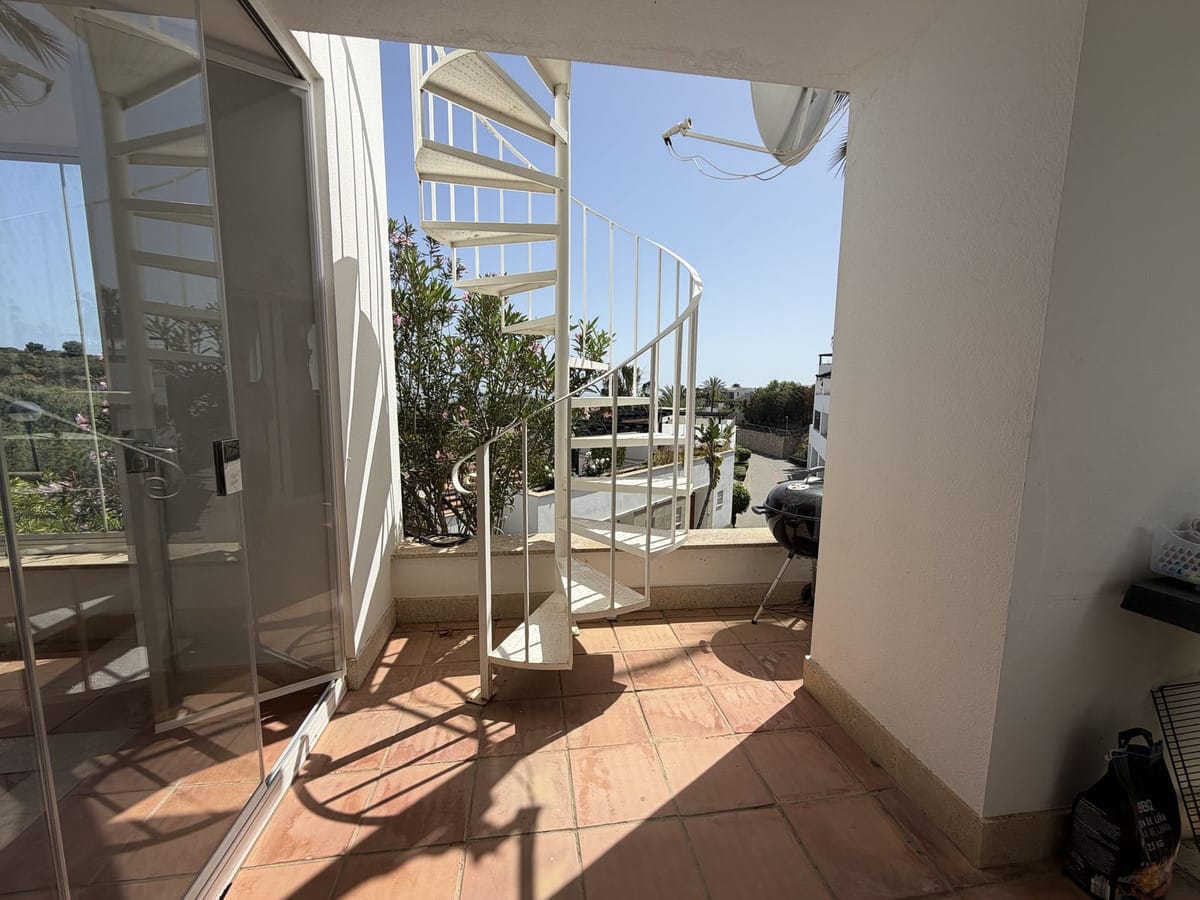 Drie slaapkamers, halfvrijstaande duplex-tussenwoning in Marbella (Santa Clara) in Marbella - foto 13