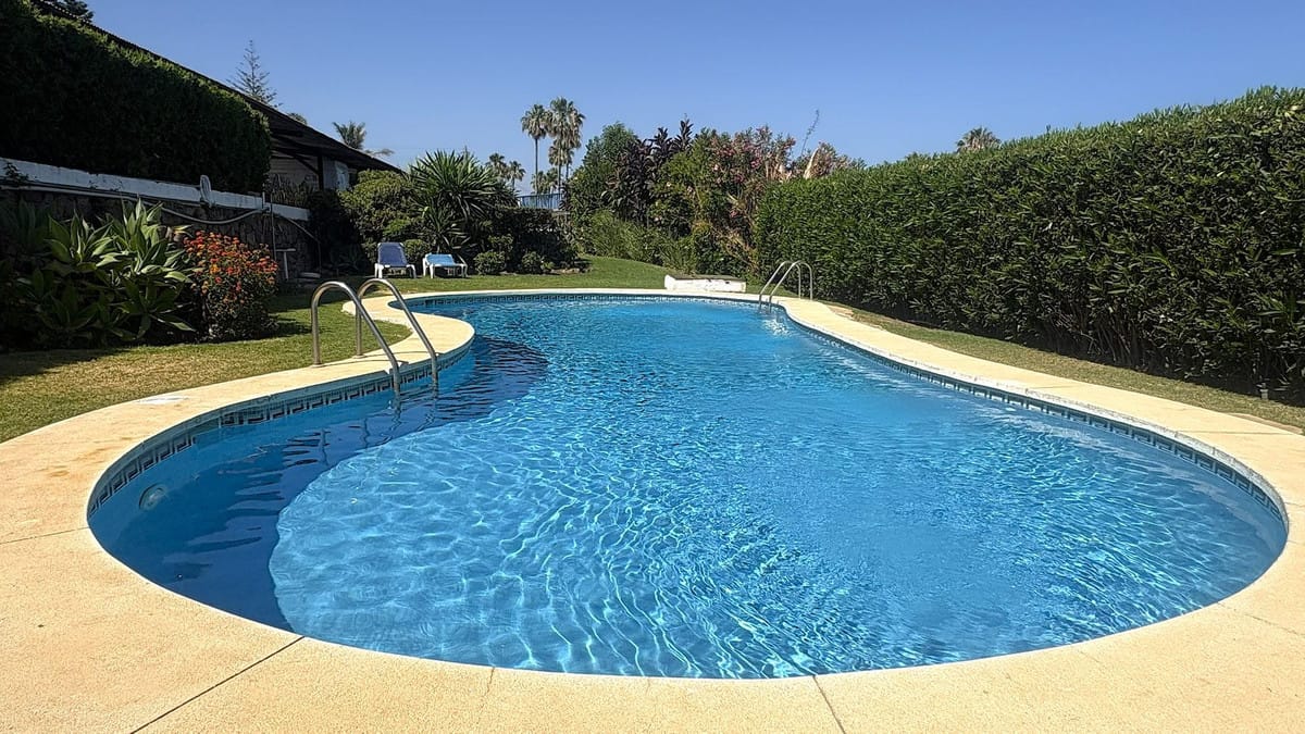 Drie-slaapkamer appartement in Estepona met zeezicht in Estepona - foto 2