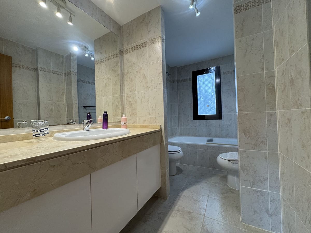Appartement met 2 slaapkamers in Estepona in Estepona - foto 17