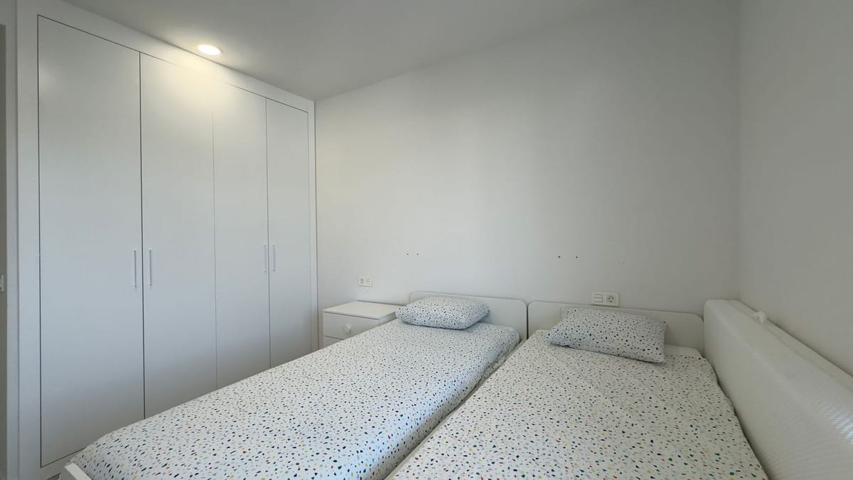 Gloednieuw drie-slaapkamerappartement in Nueva Andalucía in Nueva Andalucía - foto 15