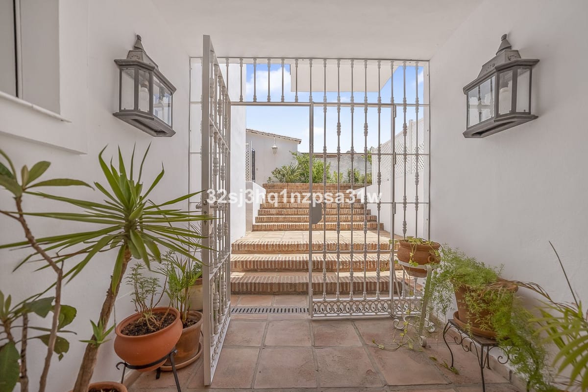 Villa met 6 slaapkamers in Estepona in Estepona - foto 4