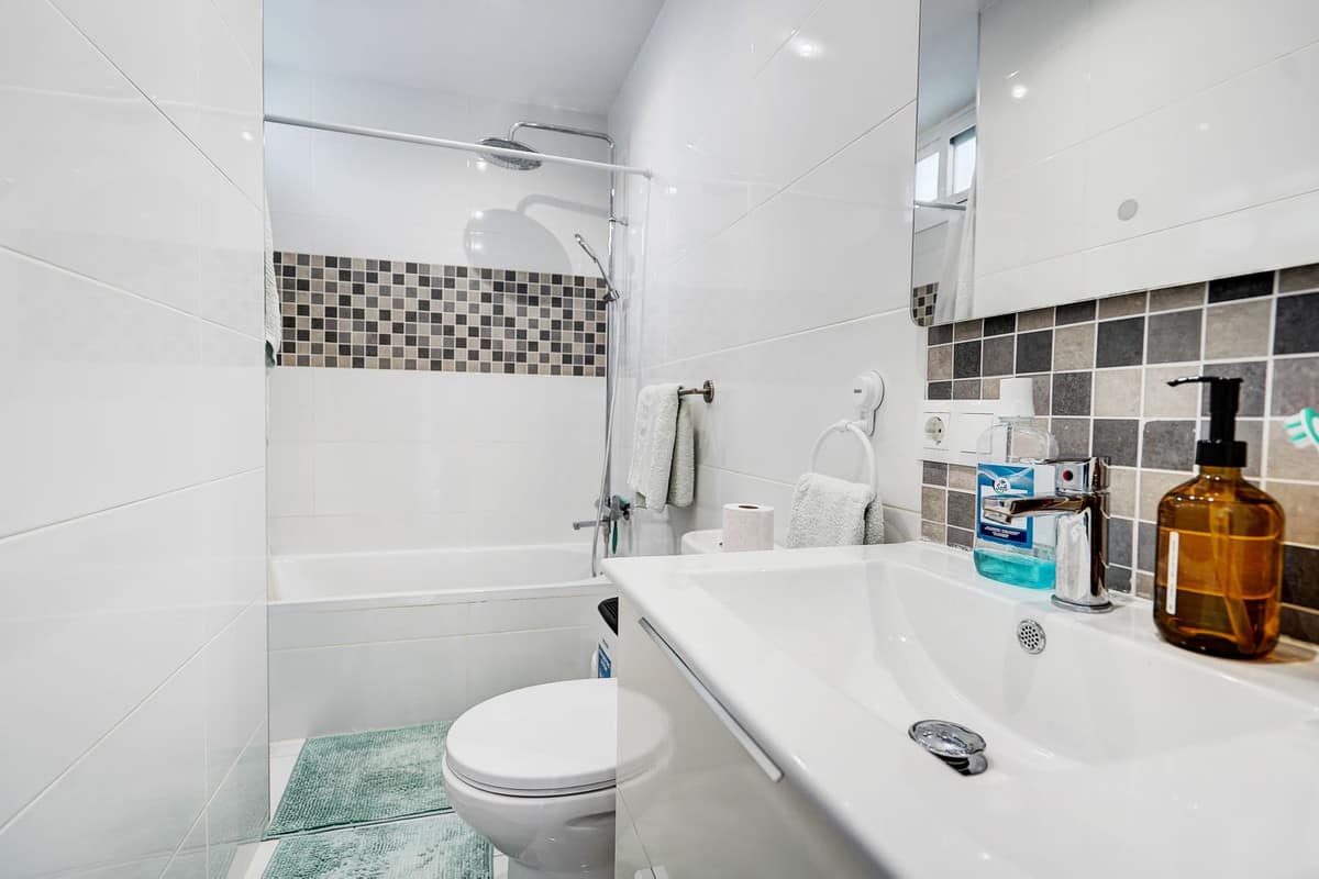 Volledig gerenoveerde bungalow met 2 slaapkamers in Calahonda in Calahonda - foto 9