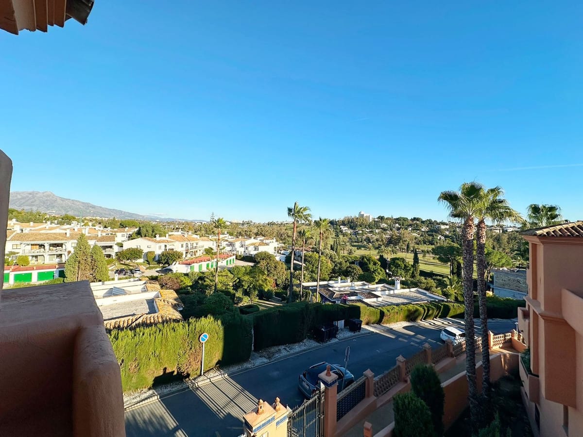 Drie-slaapkamer penthouse in El Paraiso in El Paraiso - foto 2