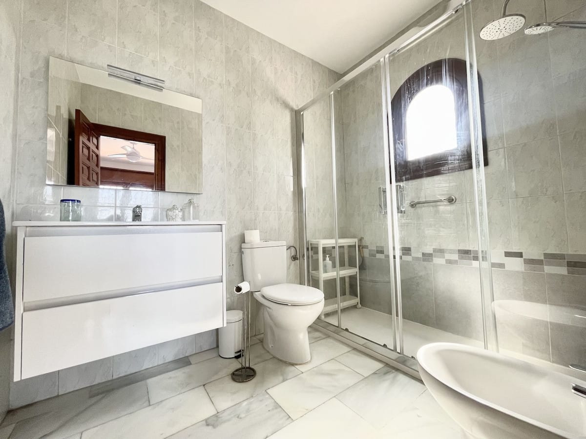 Charmante vrijstaande villa met privézwembad en panoramisch uitzicht in Nerja in Nerja - foto 13