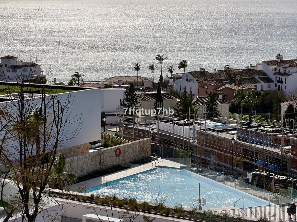 Appartement met twee slaapkamers in Estepona met 34 m² terras en zeezicht in Estepona - foto 12