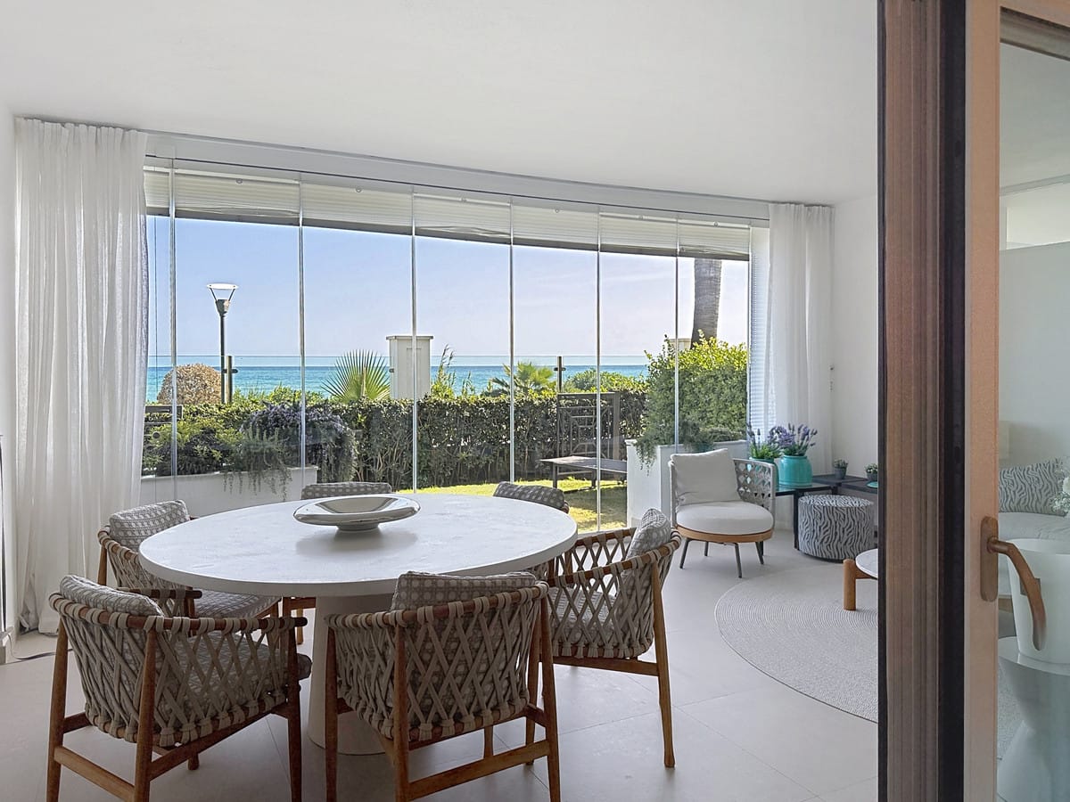 Twee-slaapkamerappartement aan de kust in Estepona in Estepona - foto 9