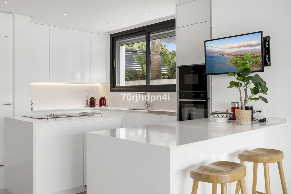 5-slaapkamer villa aan frontline golf in Cabopino, Marbella in Marbella - foto 7