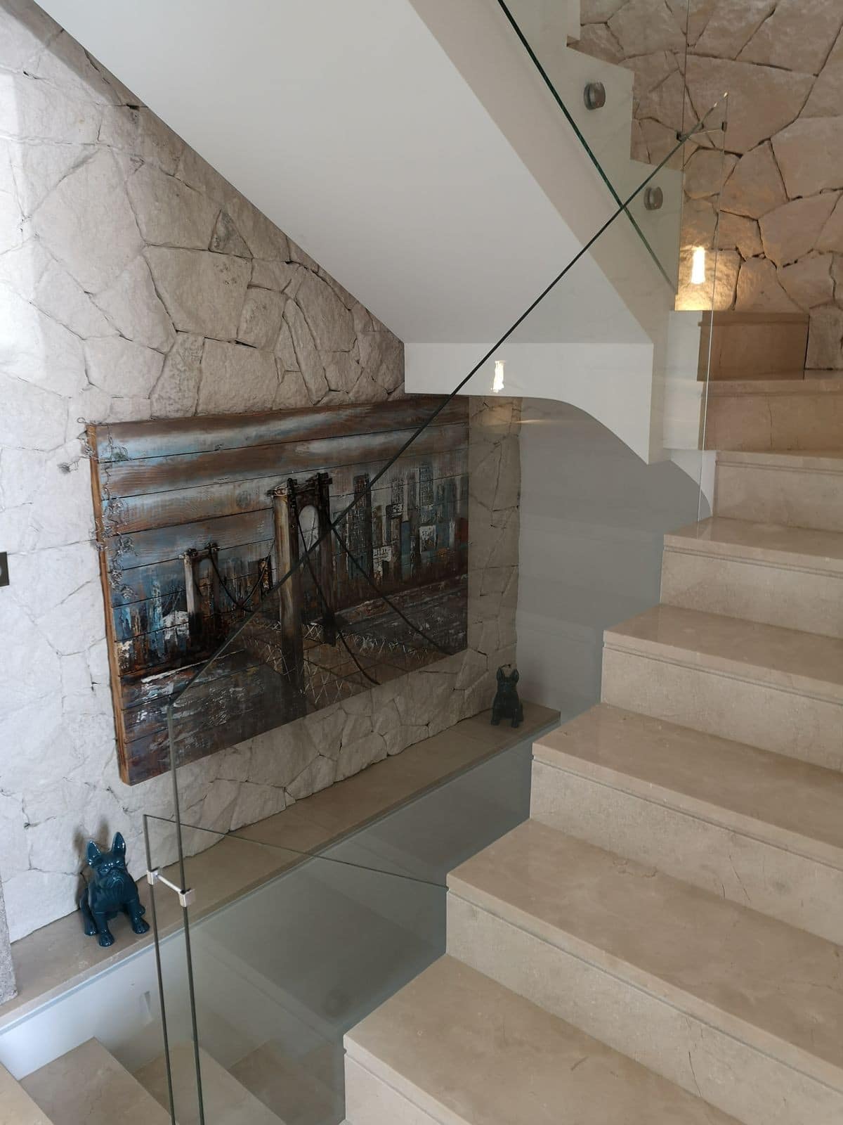 Exclusieve villa met 4 slaapkamers in Estepona – ruimte, design en toplocatie tegen prijs ruim onder marktwaarde in Estepona - foto 8