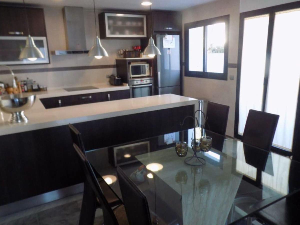 Huis met 3 slaapkamers in Estepona in Estepona - foto 6