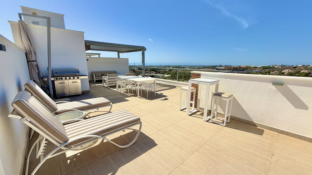 Avalon 5 – Hoekpenthouse met panoramisch zee-, golf- en bergzicht in Los Arqueros in Los Arqueros - foto 3