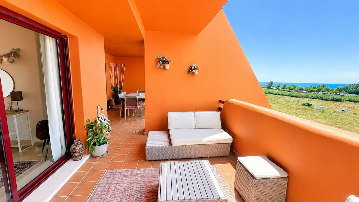 Drie-slaapkamer appartement in La Duquesa in La Duquesa - foto 2